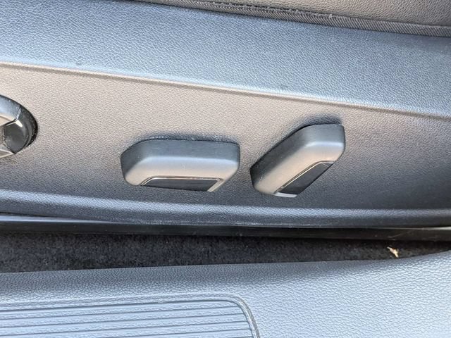 Used 2025 Volkswagen Jetta SE FWD image 20