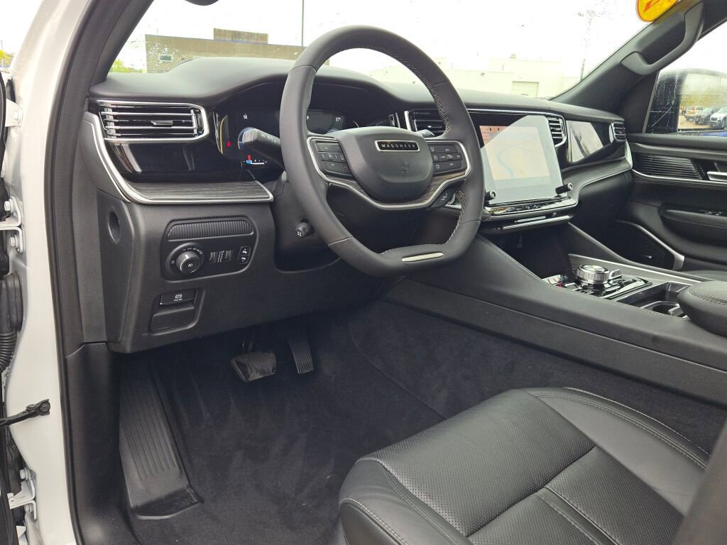Used 2023 Jeep Wagoneer Series III w/ Preferred Equipment Group image 23