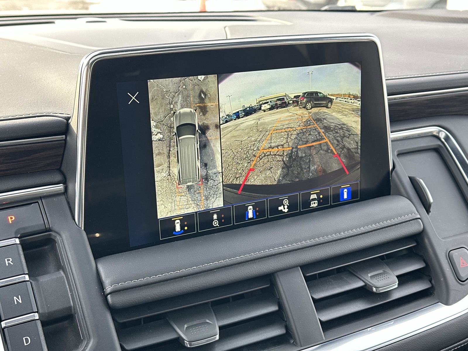 Certified 2023 Chevrolet Tahoe Z71 w/ Luxury Package image 32