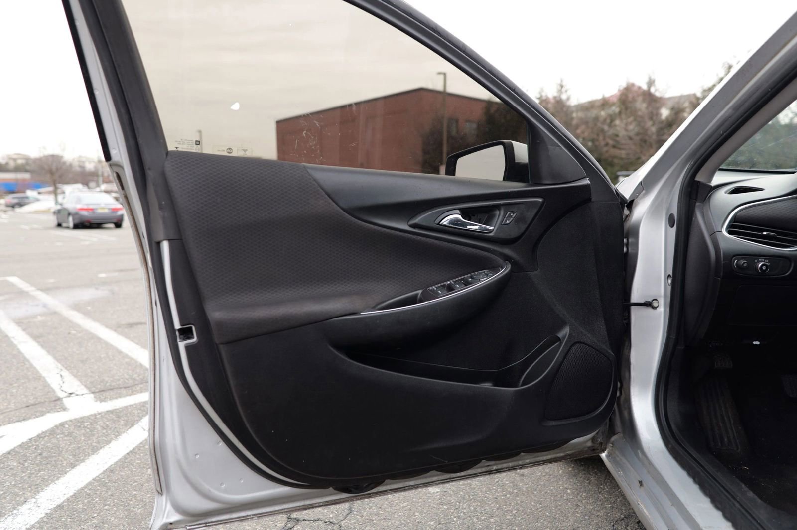 Used 2020 Chevrolet Malibu LT image 13