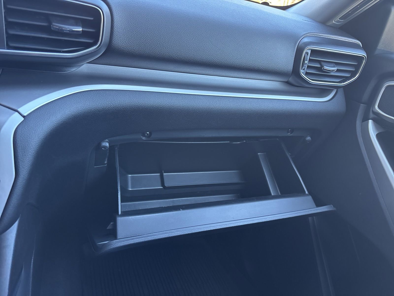 Certified 2022 Ford Explorer XLT w/ Equipment Group 202A image 38