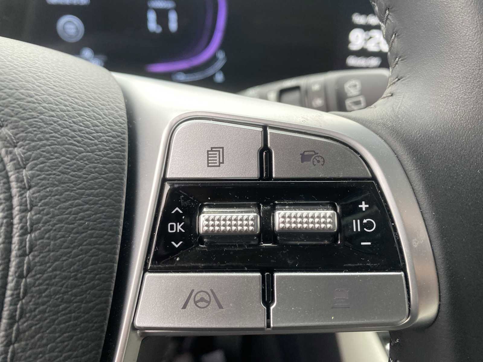 Used 2025 Kia Telluride EX w/ EX Captain's Chair Package FWD image 20