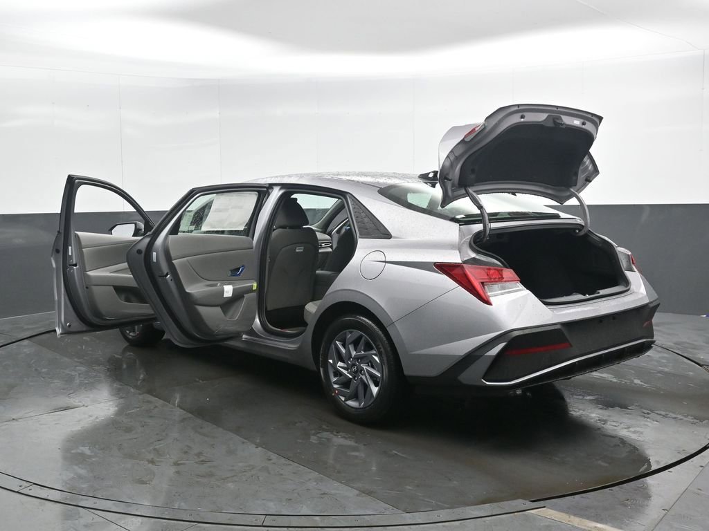 New 2026 Hyundai Elantra Hybrid FWD image 53