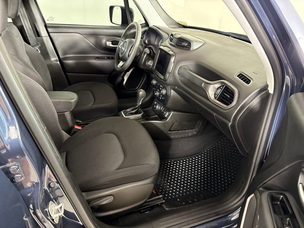 Used 2023 Jeep Renegade Latitude AWD/4WD image 14