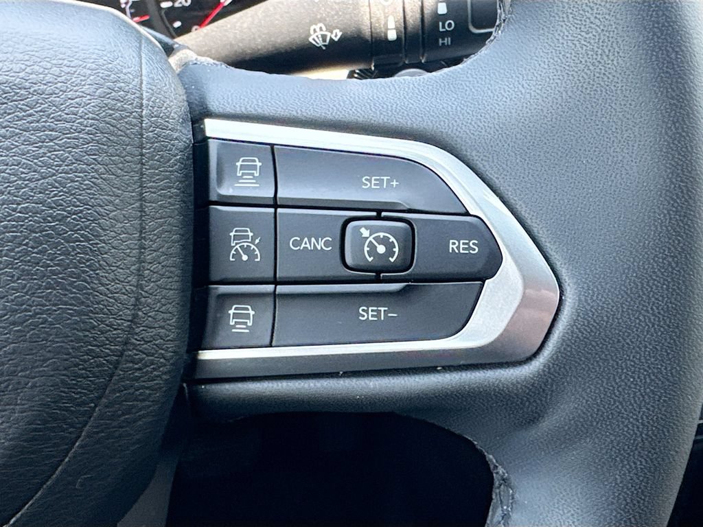 Used 2025 Jeep Compass Limited AWD/4WD image 12