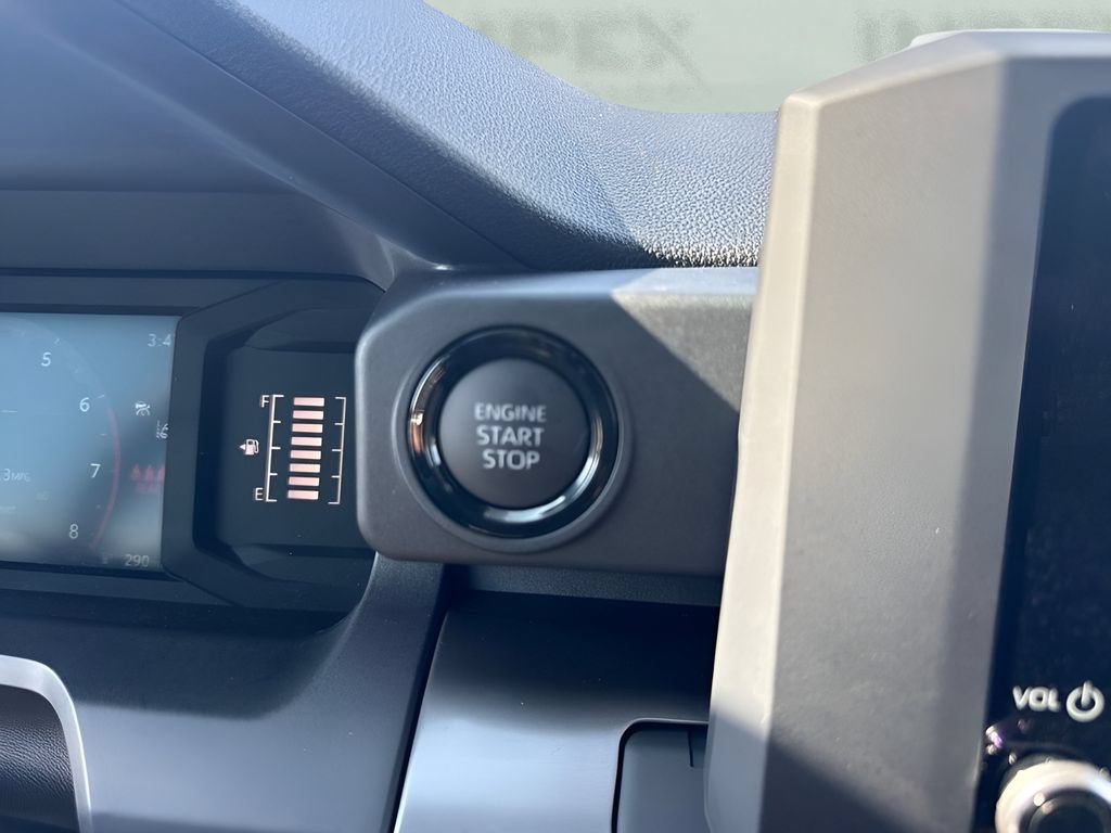 Used 2026 Toyota Tacoma SR5 AWD/4WD image 18