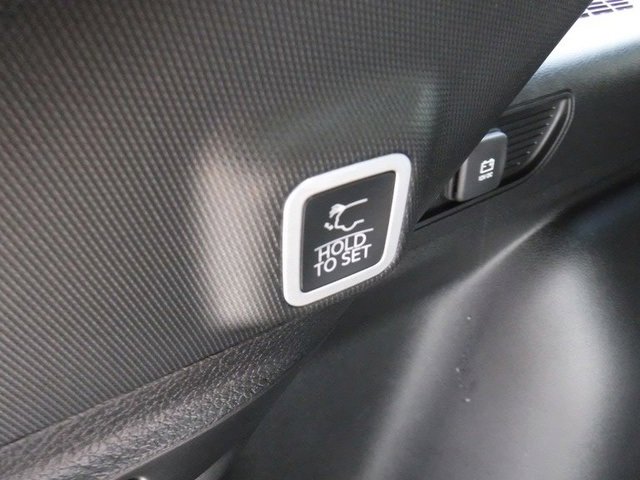 New 2025 Jeep Grand Cherokee Altitude image 35