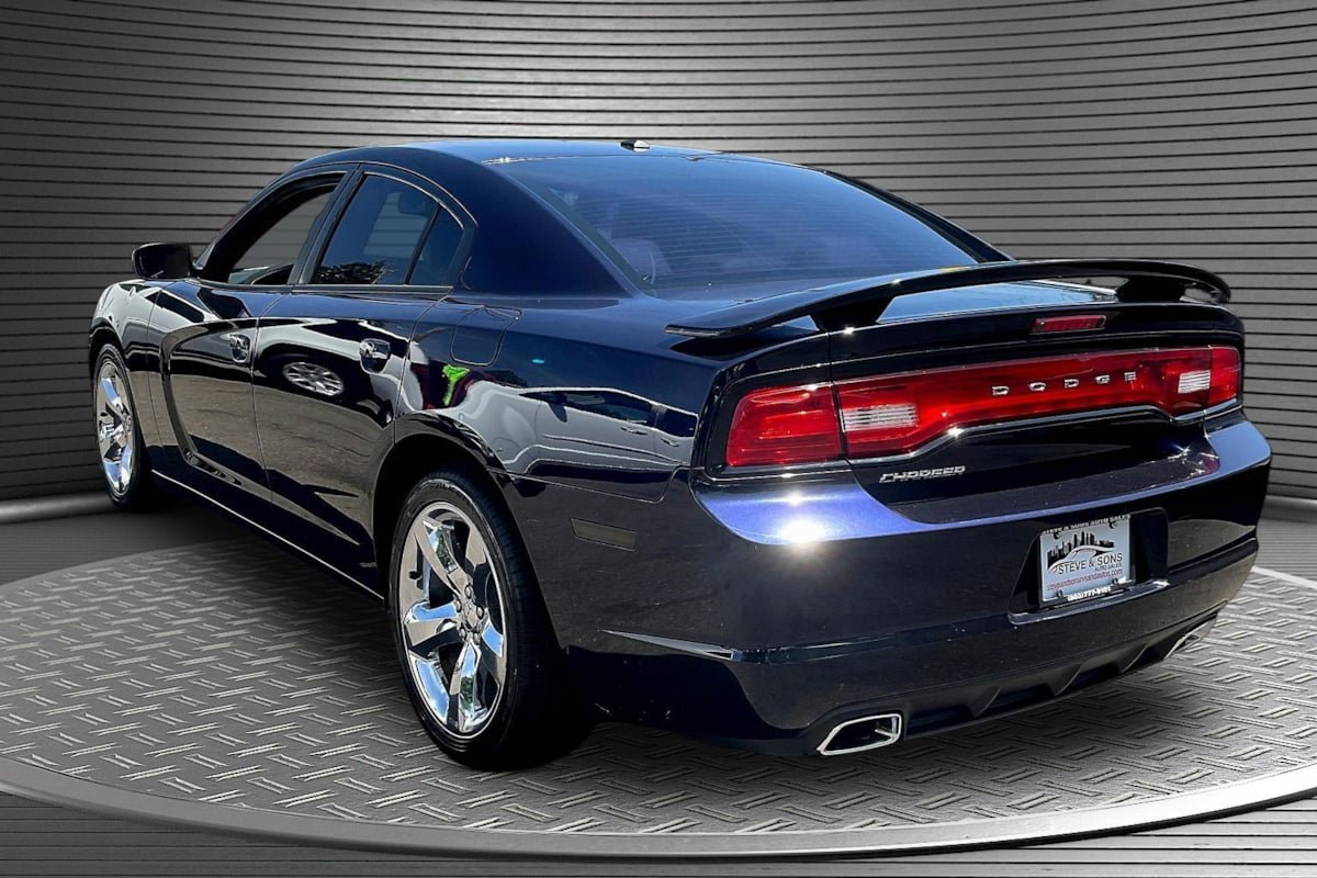 Used 2012 Dodge Charger SXT Plus RWD image 4