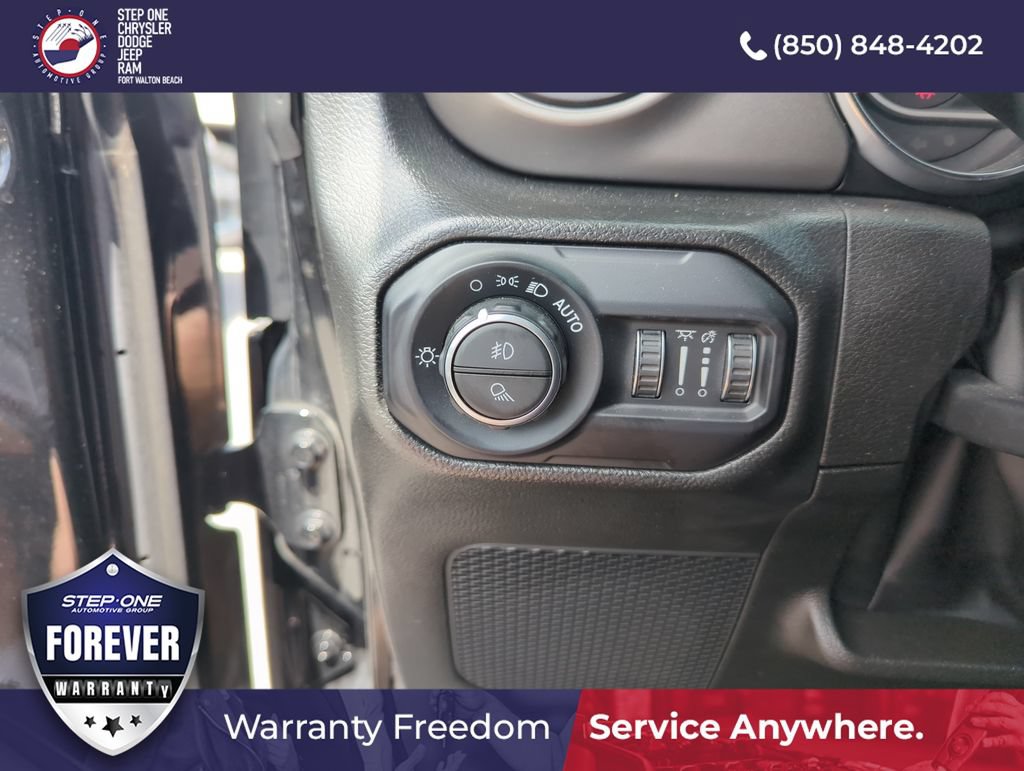 Used 2022 Jeep Gladiator Sport AWD/4WD image 19