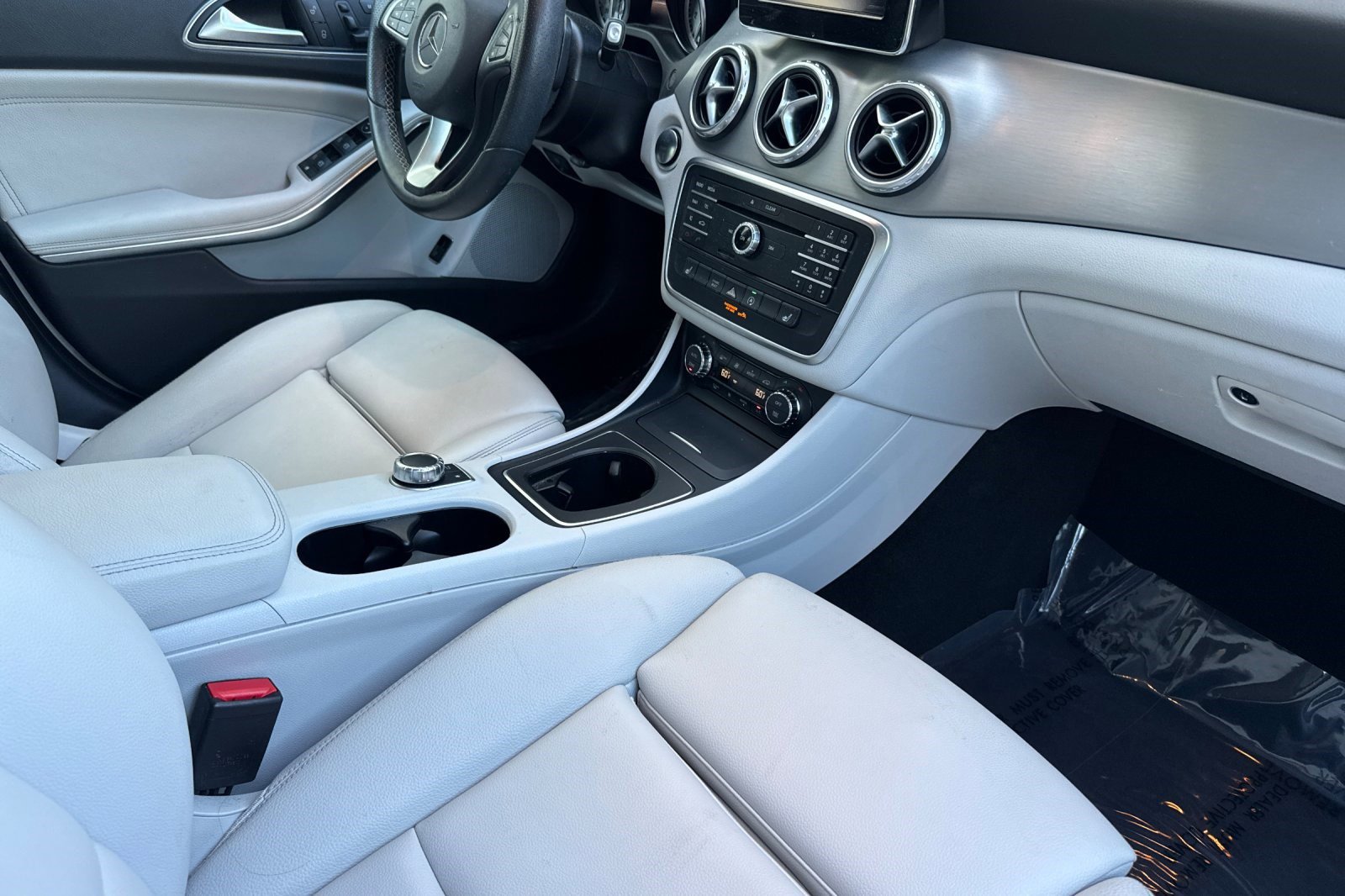 Used 2017 Mercedes-Benz GLA 250 image 32