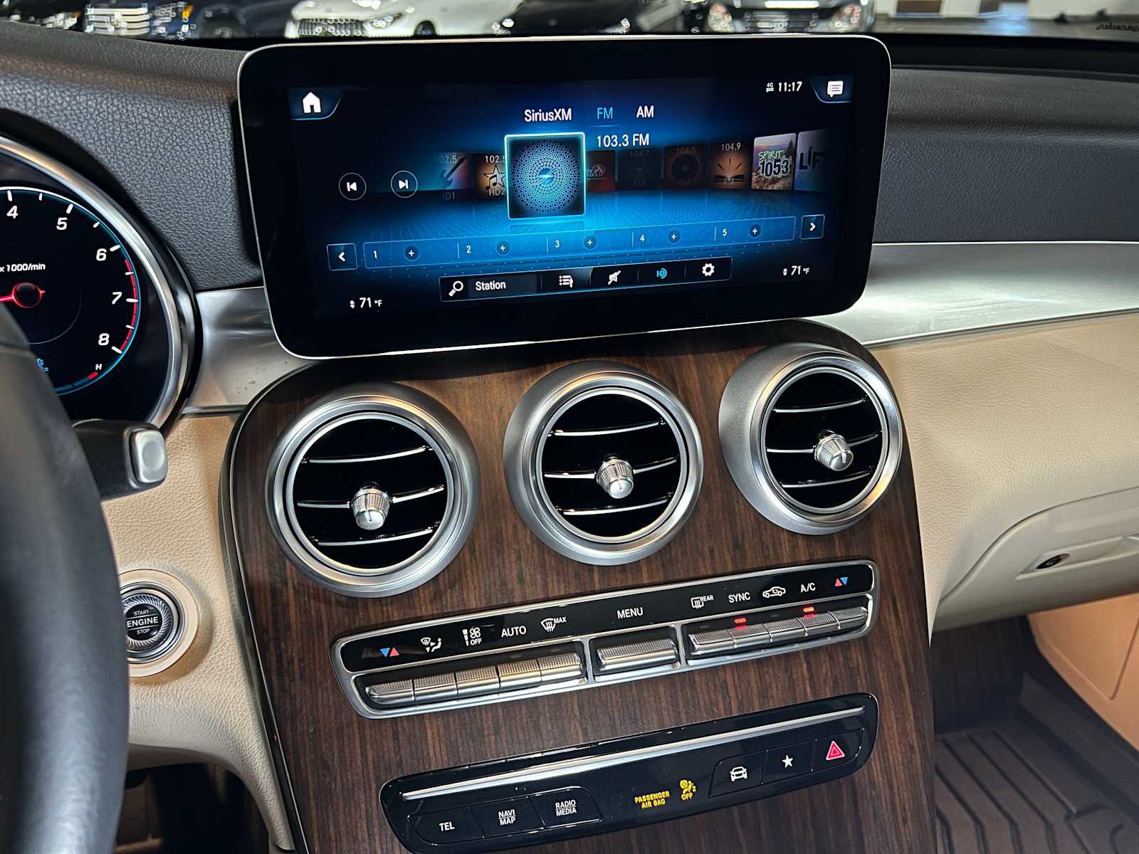 Used 2022 Mercedes-Benz GLC 300 4MATIC image 31