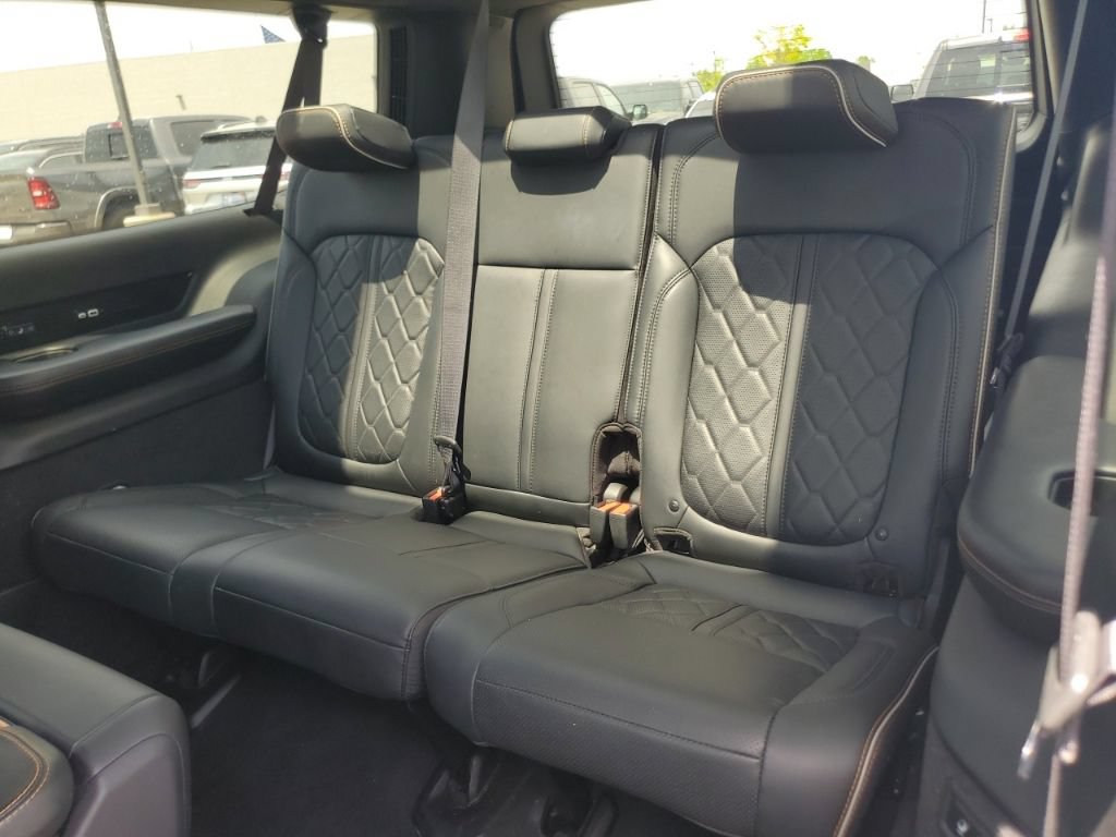 Used 2024 Jeep Grand Wagoneer L Series III AWD/4WD image 31