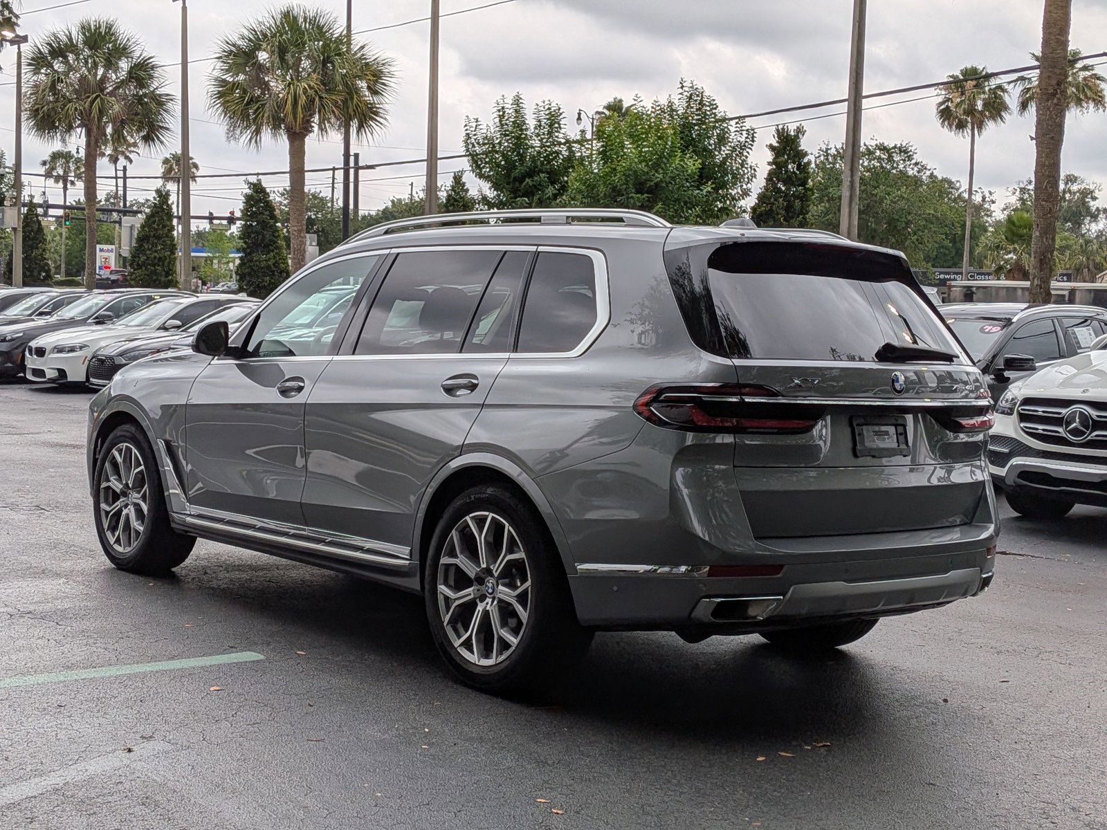 Used 2026 BMW X7 xDrive40i AWD/4WD image 3