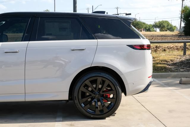 New 2026 Land Rover Range Rover Sport Dynamic SE AWD/4WD image 14