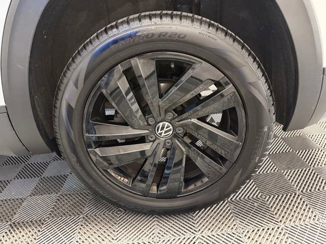 Used 2022 Volkswagen Atlas Cross Sport SE AWD/4WD image 41