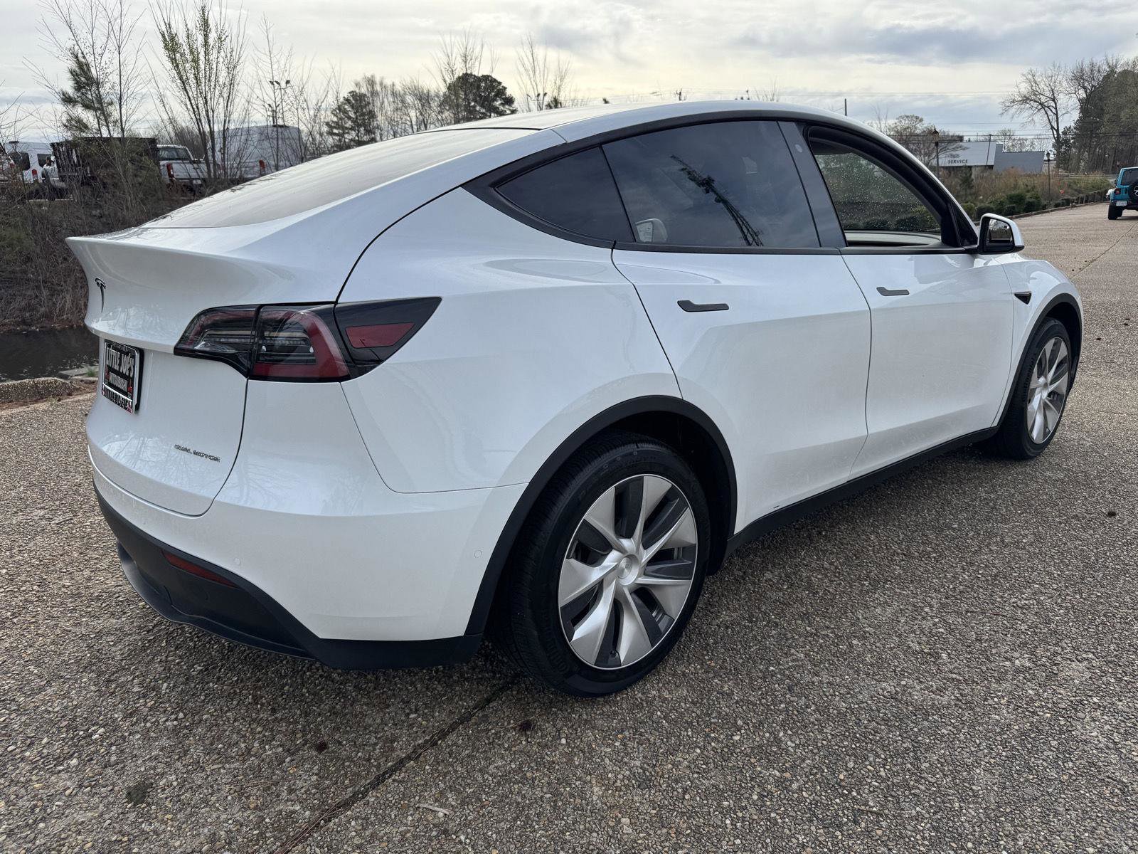 Used 2020 Tesla Model Y Long Range image 5