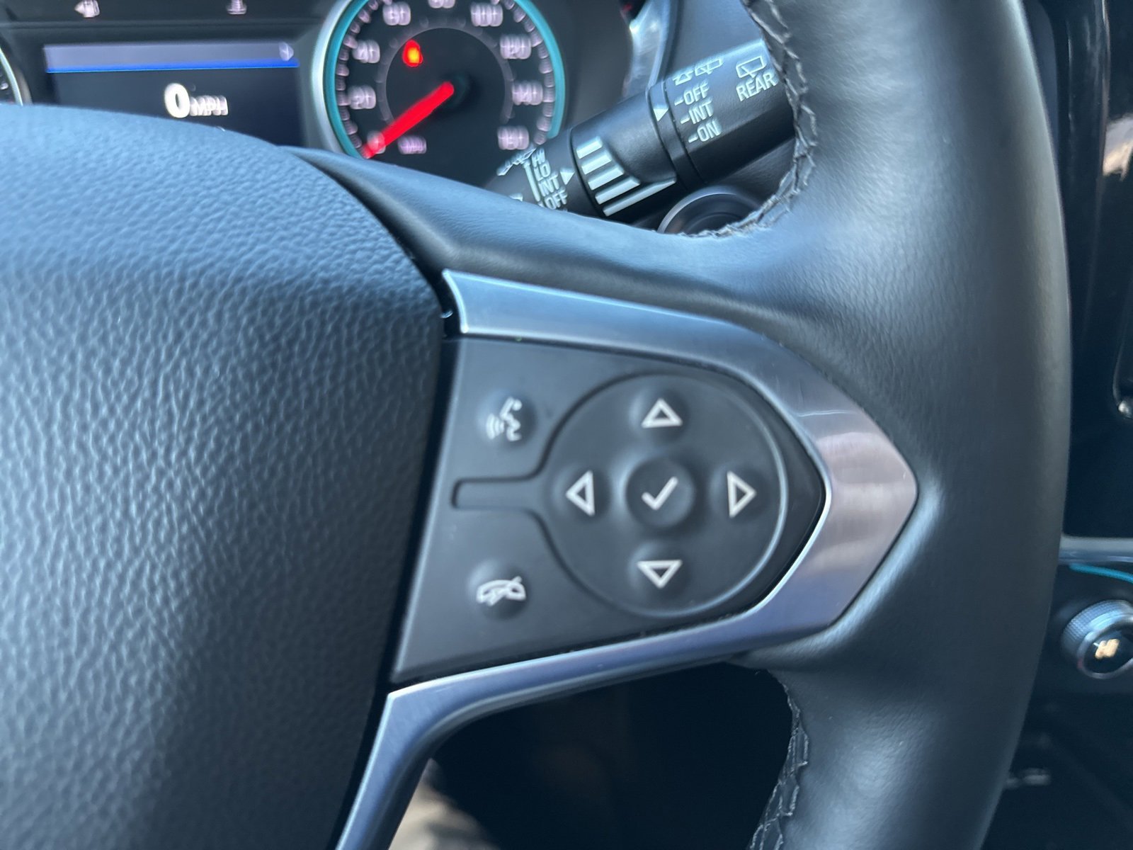 Used 2023 Chevrolet Traverse LT image 33