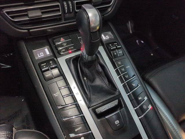 Used 2021 Porsche Macan AWD/4WD image 12