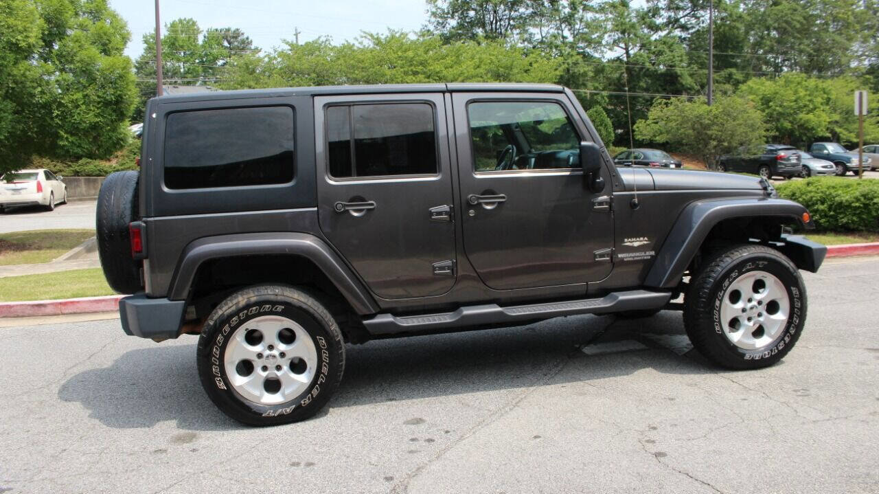 Used 2014 Jeep Wrangler Unlimited Sahara w/ Connectivity Group image 9