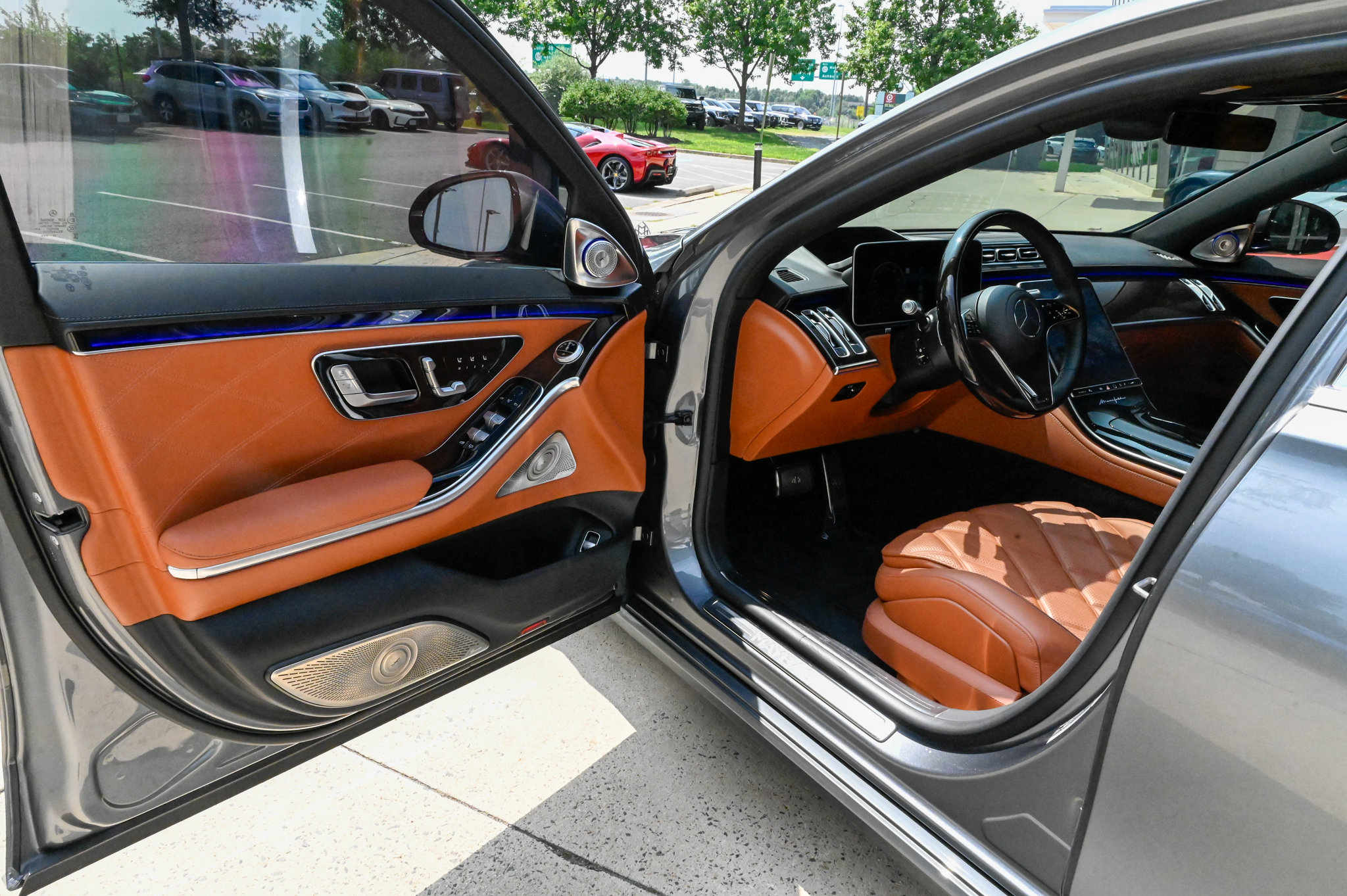 Used 2023 Mercedes-Benz Maybach S 680 4MATIC w/ Manufaktur Leather Package image 15