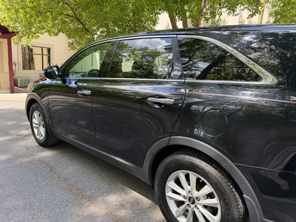 Used 2019 Kia Sorento L FWD image 2