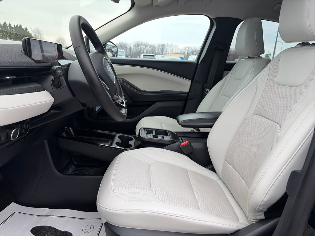 Used 2025 Ford Mustang Mach-E Premium image 16