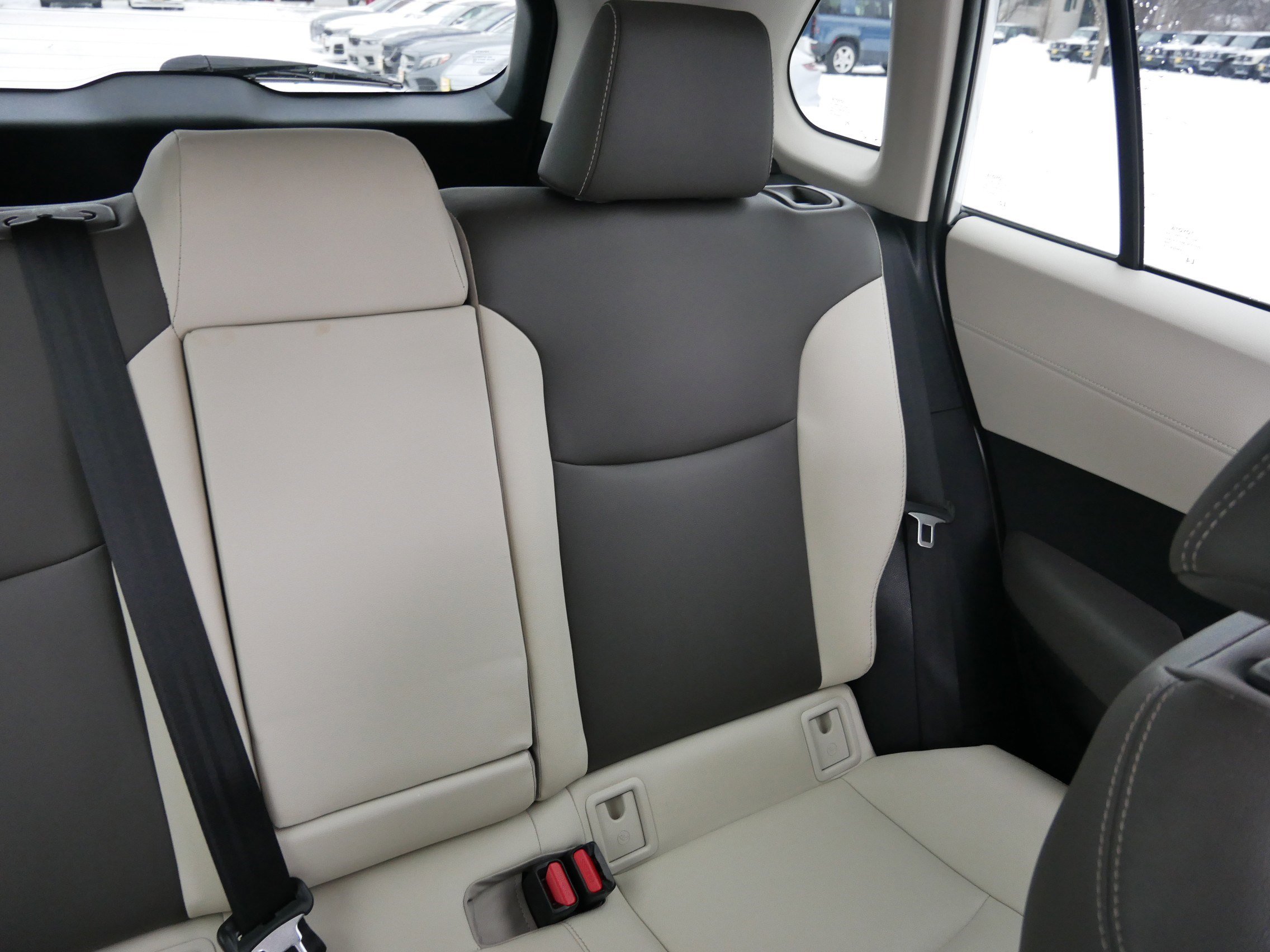 Used 2022 Toyota Corolla Cross XLE image 14