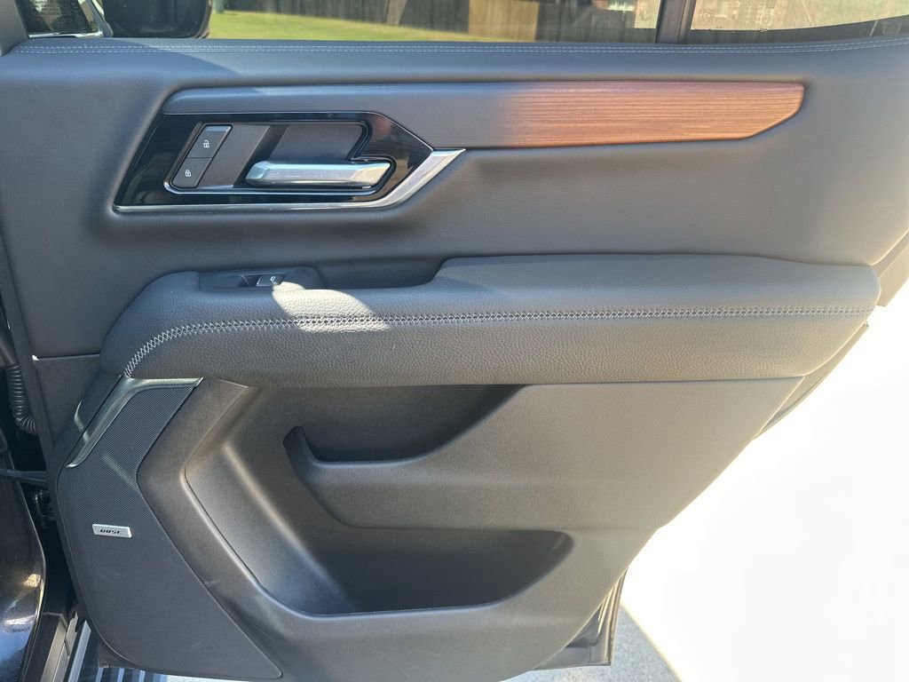 Used 2025 GMC Yukon Denali w/ Denali Reserve Package image 44