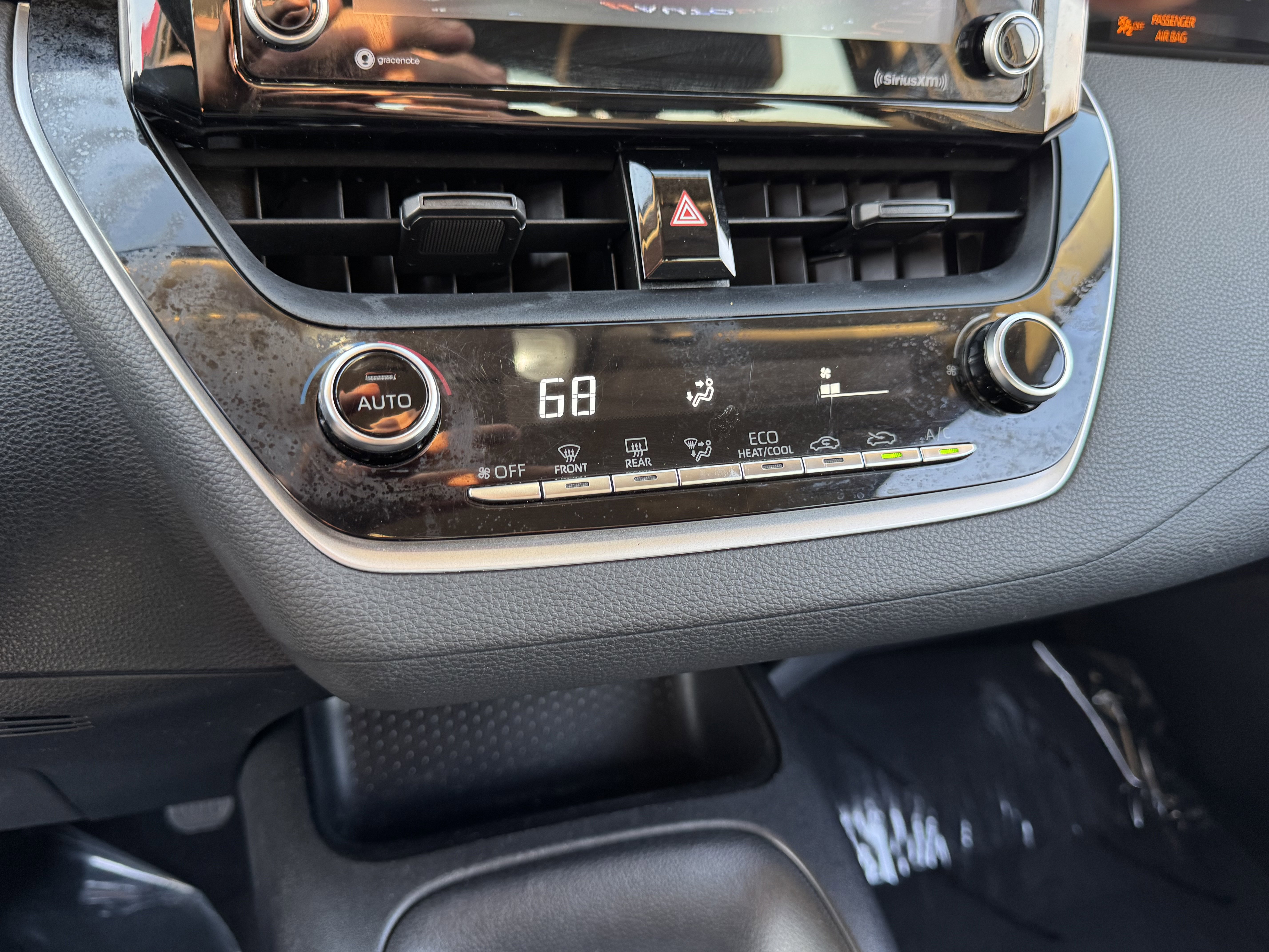 Used 2022 Toyota Corolla LE FWD image 22