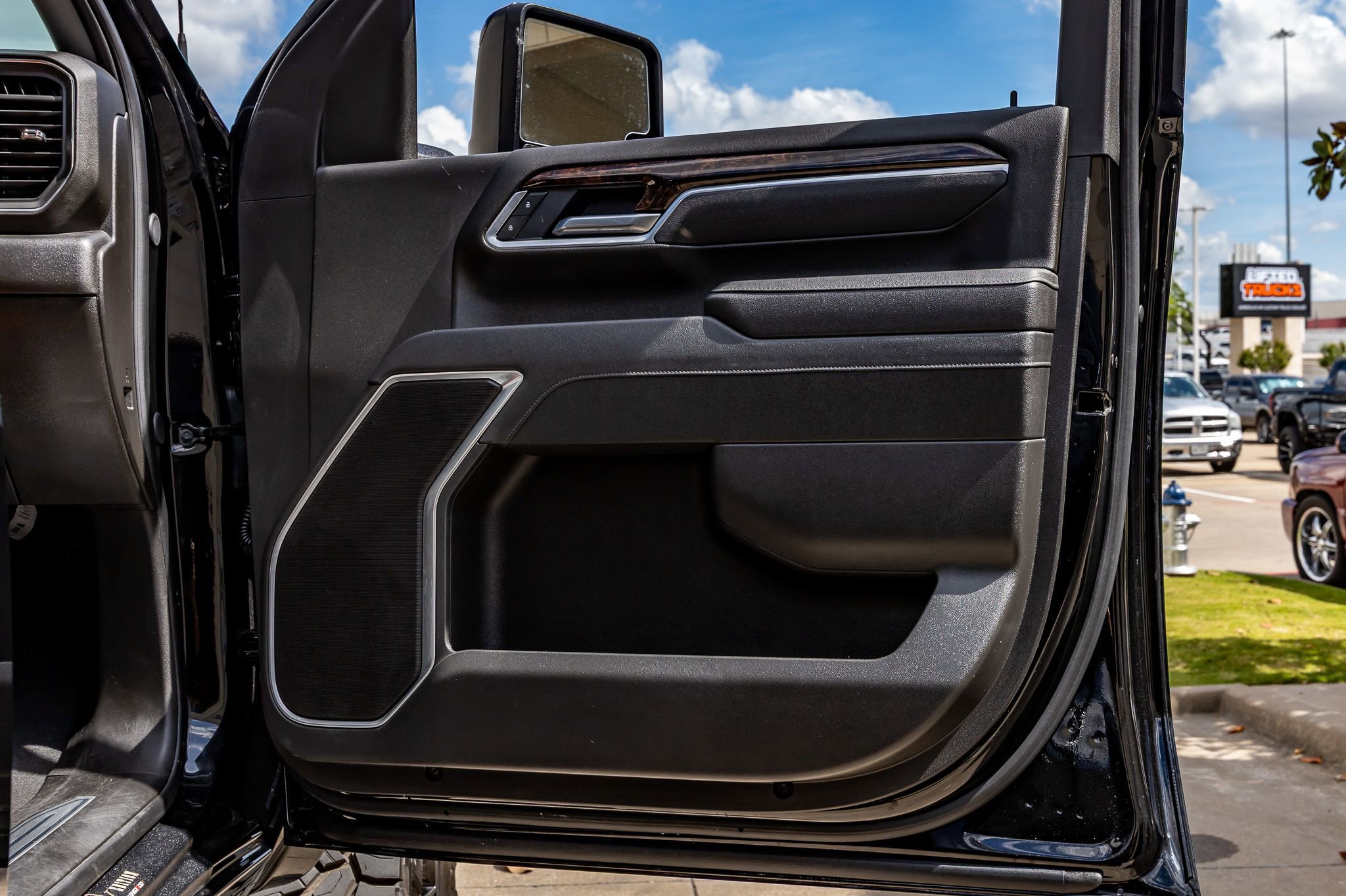 Used 2026 Chevrolet Silverado 2500 LT w/ Trail Boss Package image 36