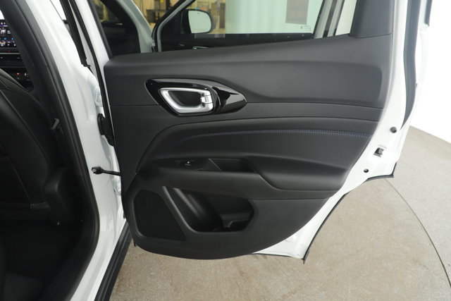 New 2026 Jeep Compass Latitude image 13