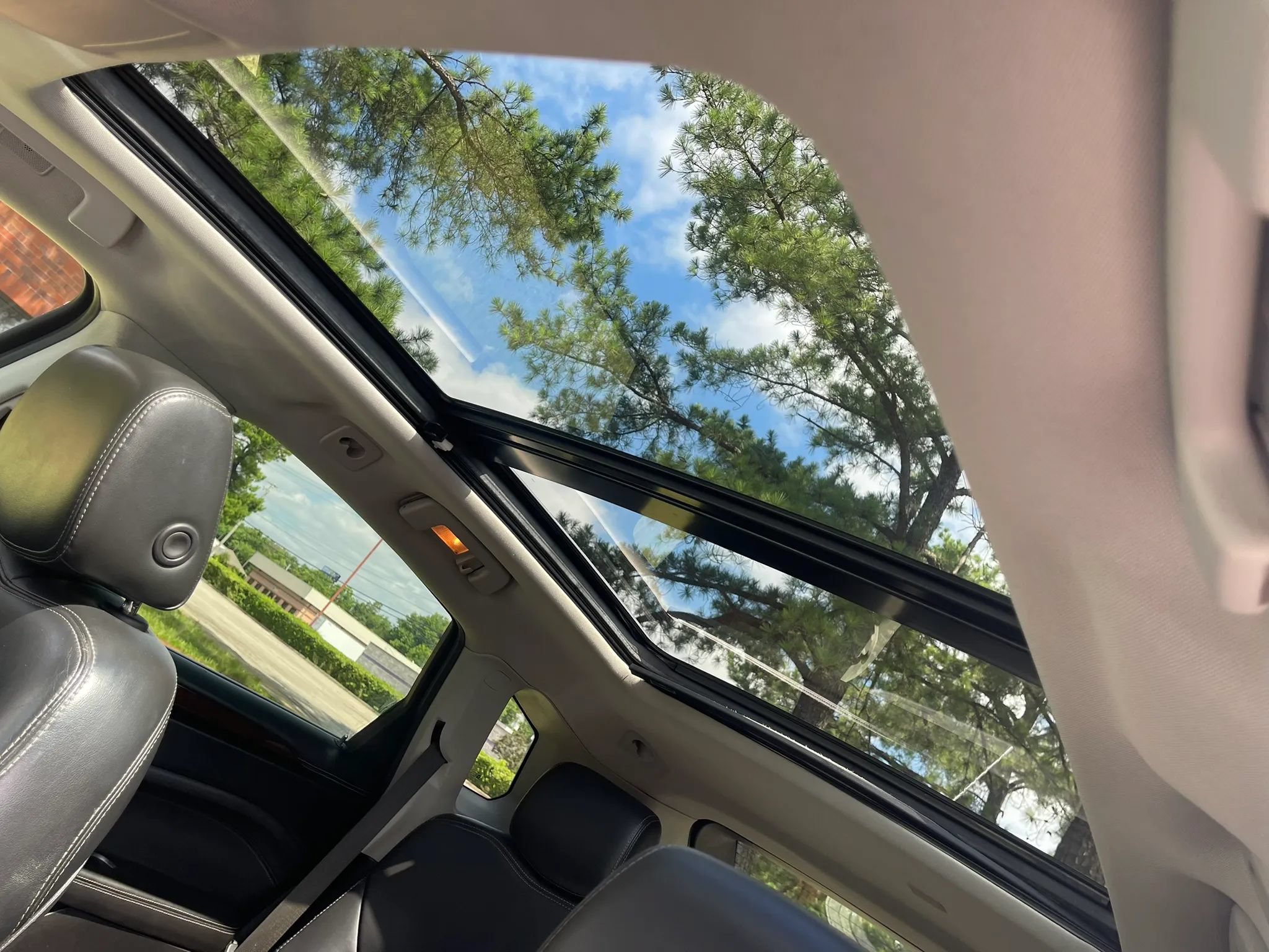 Used 2016 Cadillac SRX Premium FWD image 19