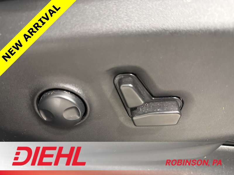 Used 2023 Chrysler Pacifica Limited w/ S Appearance Package image 15