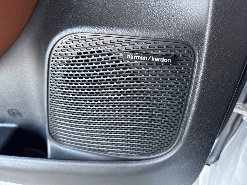 Used 2024 Chrysler Pacifica Pinnacle w/ Trailer Tow Group image 26