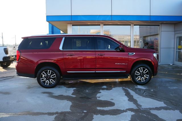 Used 2021 GMC Yukon XL Denali w/ Advanced Technology Package AWD/4WD image 39