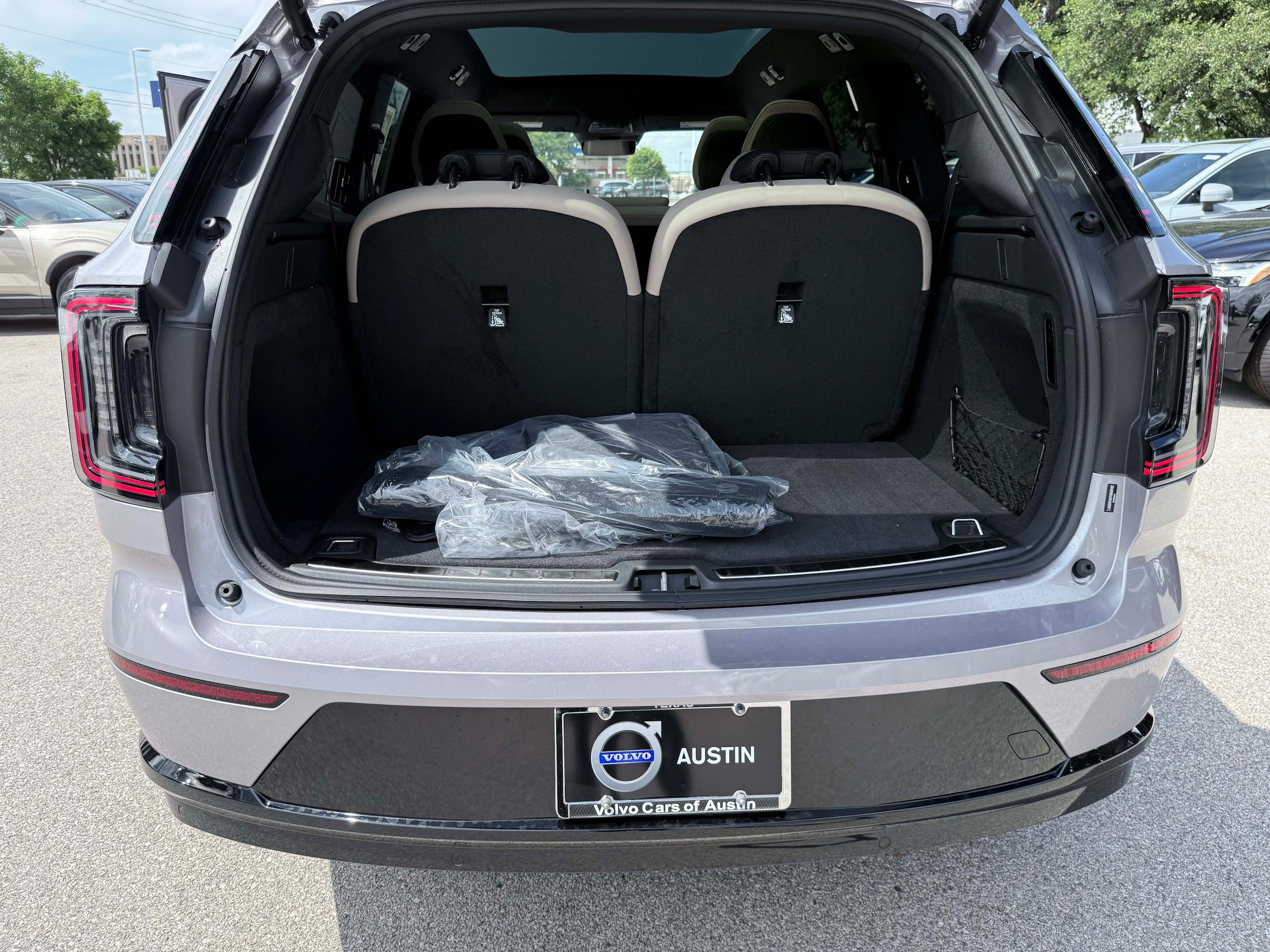 New 2026 Volvo EX90 Plus RWD image 28