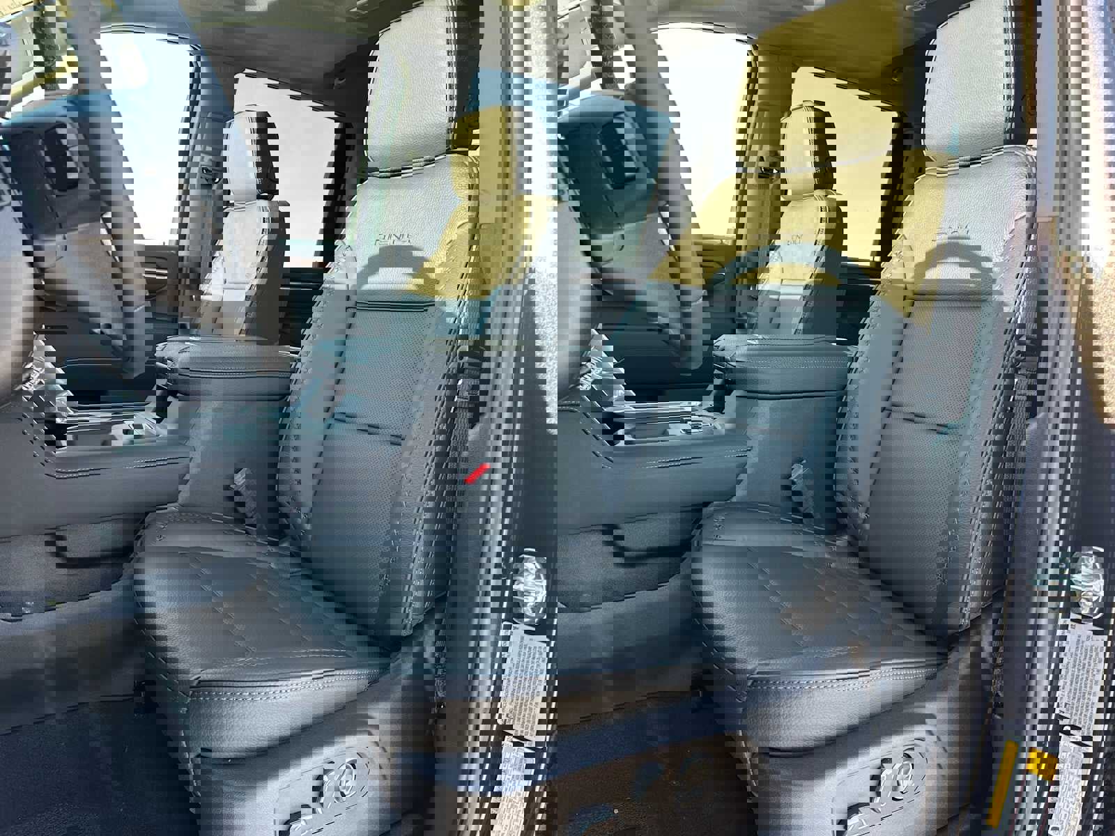 New 2026 GMC Sierra 2500 Denali w/ Denali Reserve Package image 21