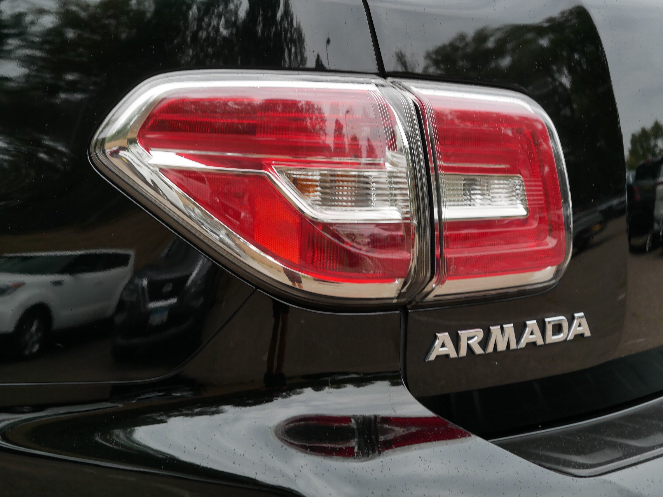 Certified 2019 Nissan Armada Platinum w/ Captain's Chairs Package AWD/4WD image 17