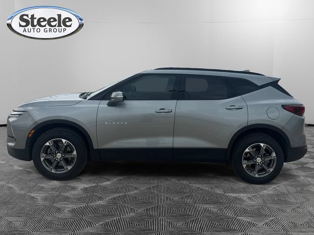 Used 2024 Chevrolet Blazer LT FWD image 2