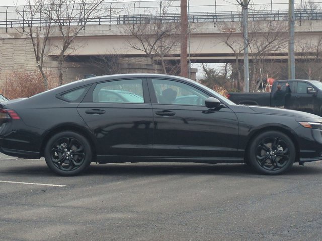 Used 2025 Honda Accord SE image 4