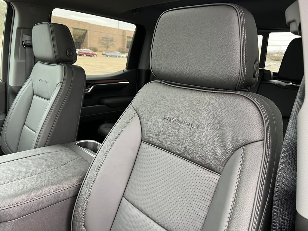New 2026 GMC Sierra 1500 Denali w/ Denali Reserve Package image 18