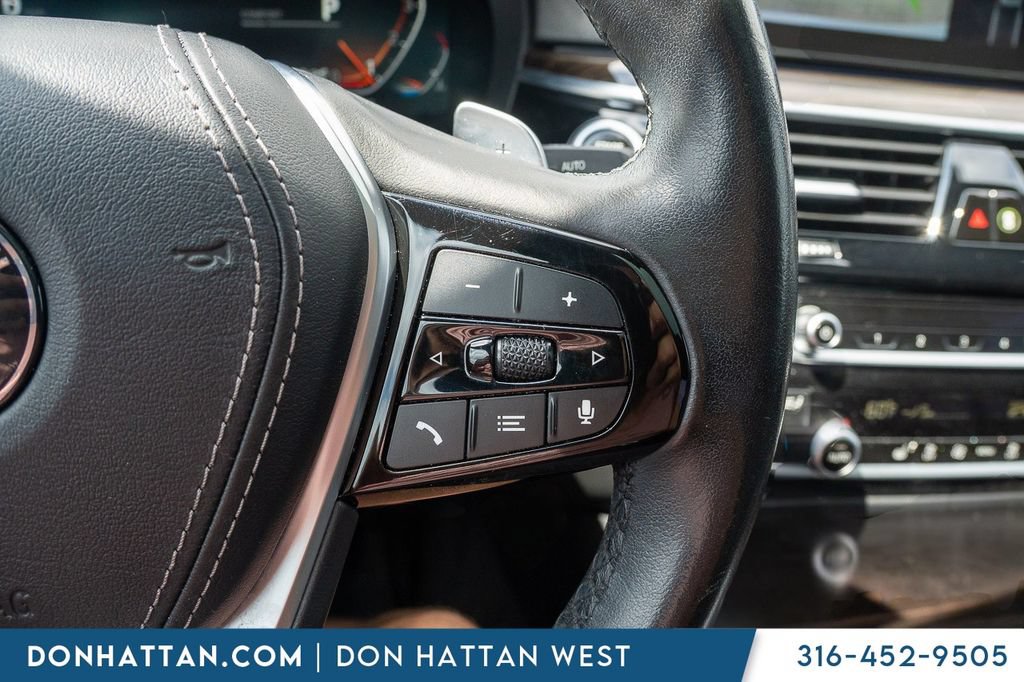 Used 2020 BMW 530i w/ Convenience Package RWD image 15