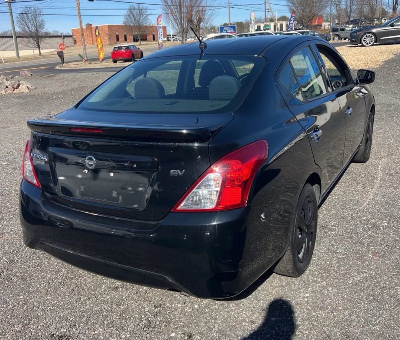 Used 2019 Nissan Versa SV FWD image 3