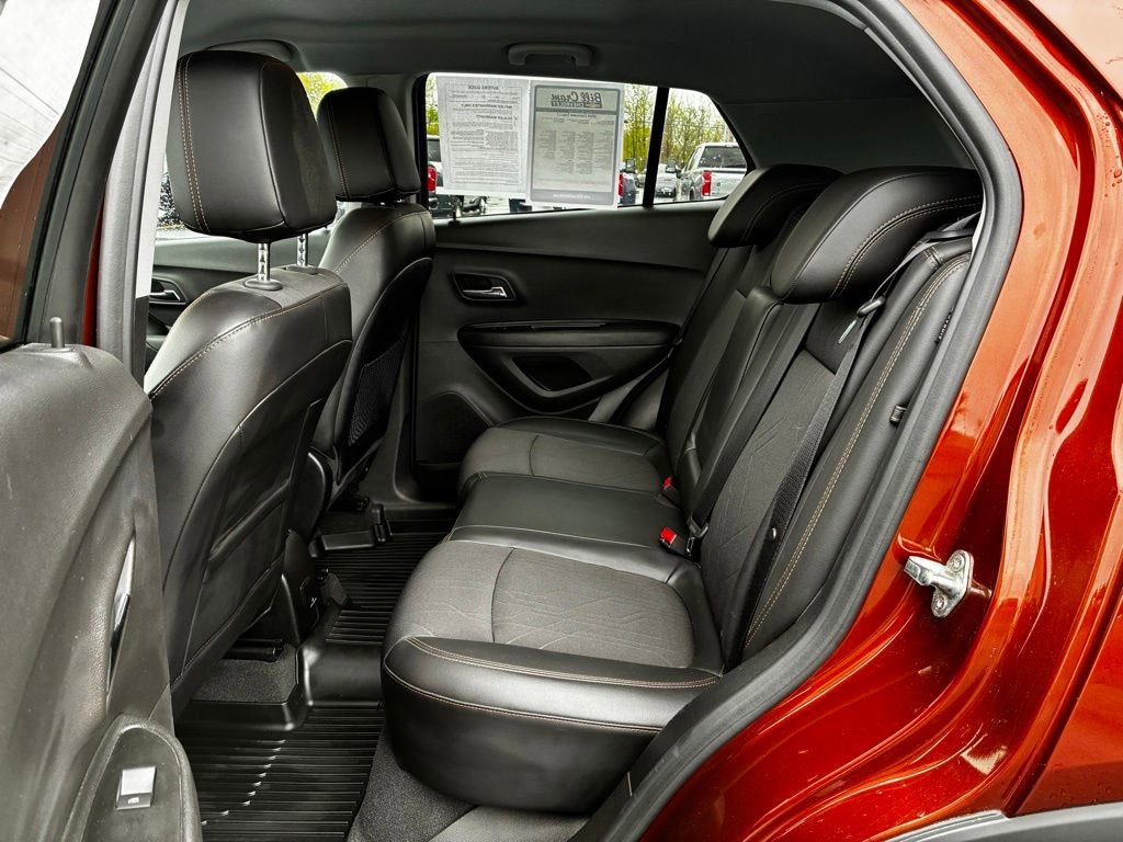 Used 2019 Chevrolet Trax LT w/ LT Convenience Package FWD image 33