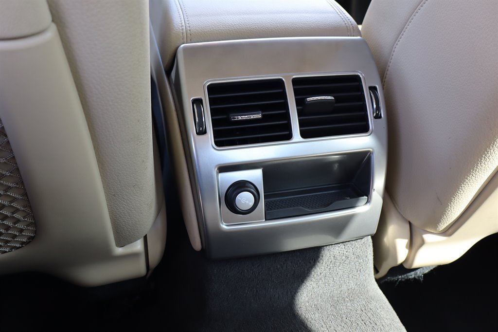 Used 2013 Jaguar XF RWD image 22