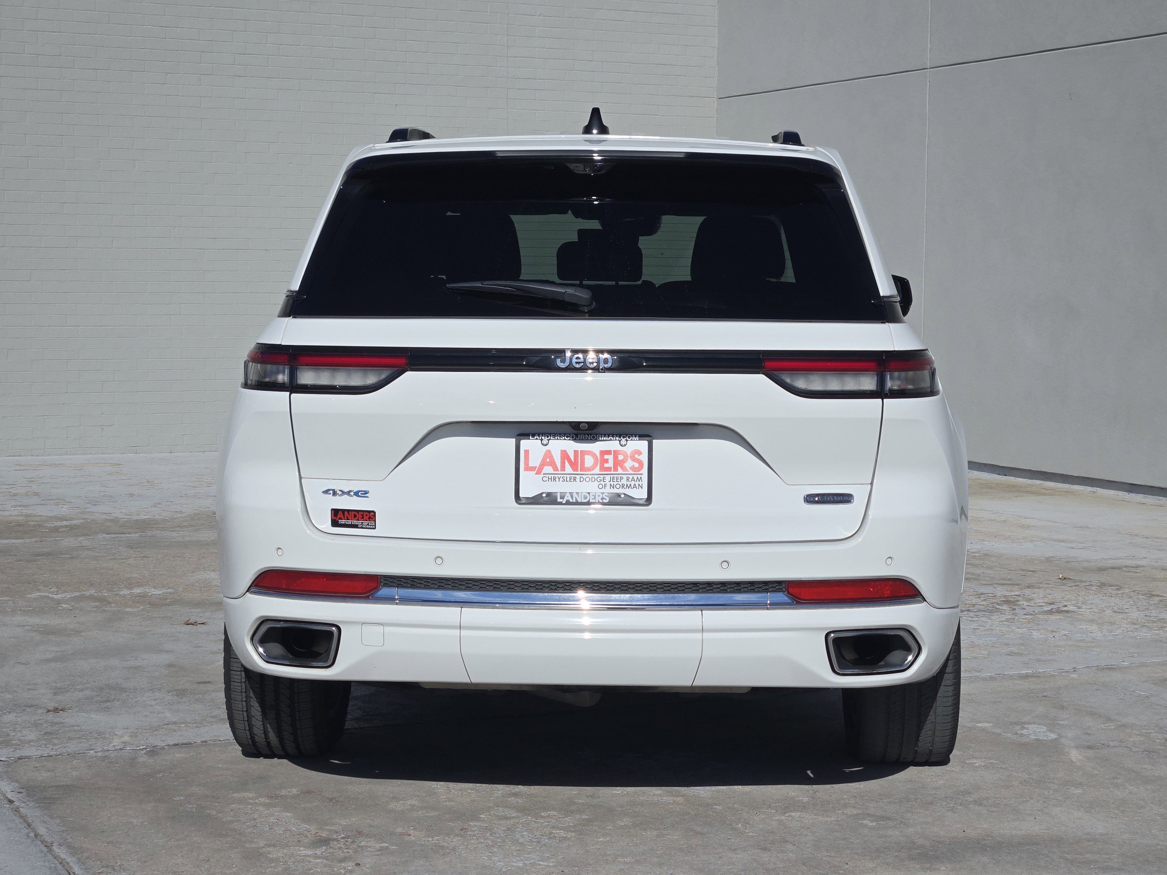 Used 2022 Jeep Grand Cherokee Overland w/ Advanced Protech Group III image 7