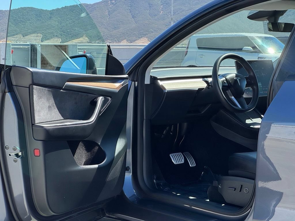 Used 2023 Tesla Model Y Performance AWD/4WD image 7