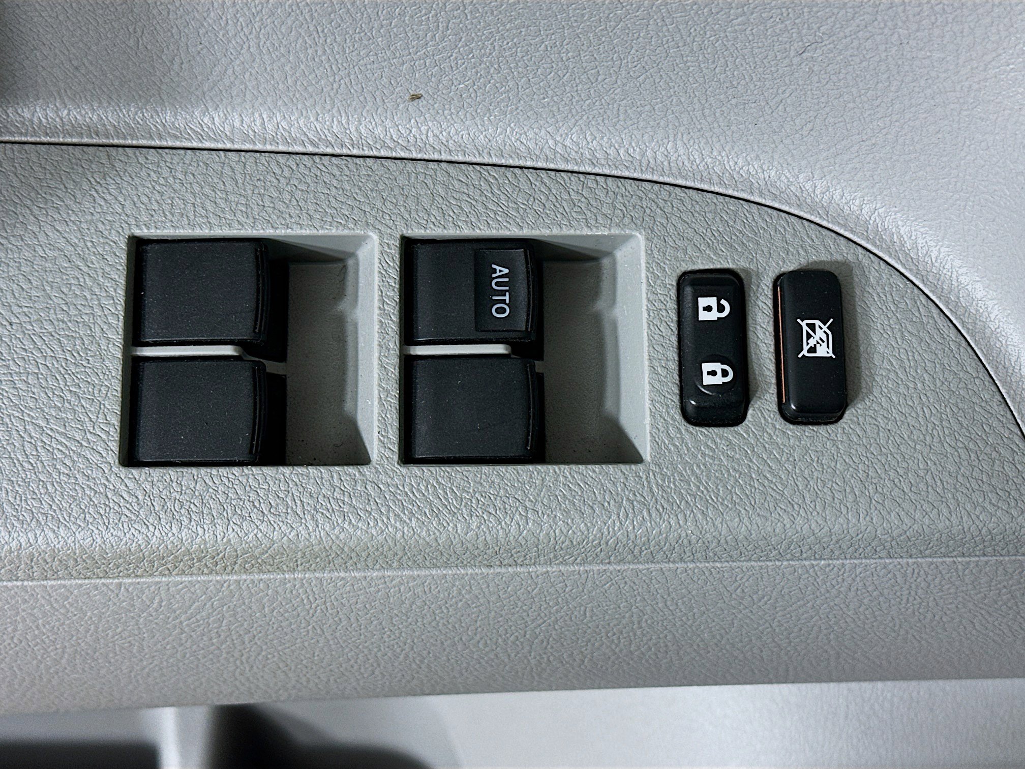 Used 2012 Toyota Highlander Limited w/ Tow Pkg image 15