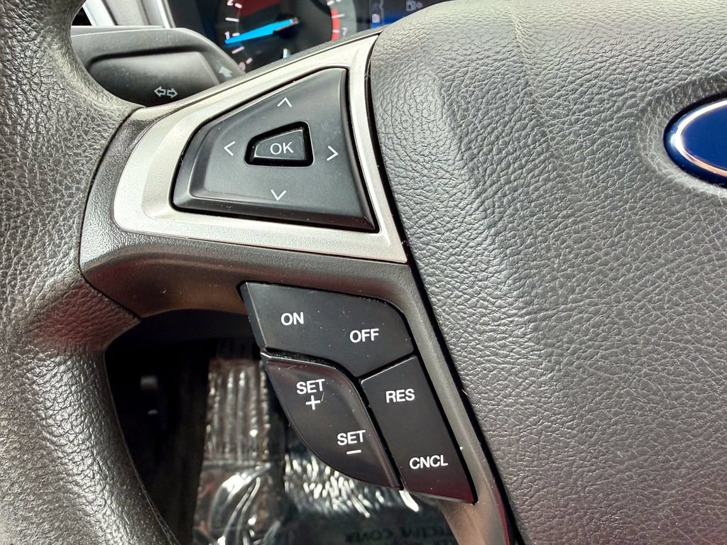 Used 2015 Ford Fusion SE FWD image 25