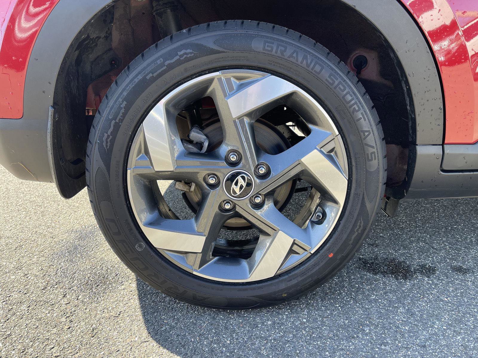 Used 2023 Hyundai Venue Limited image 21